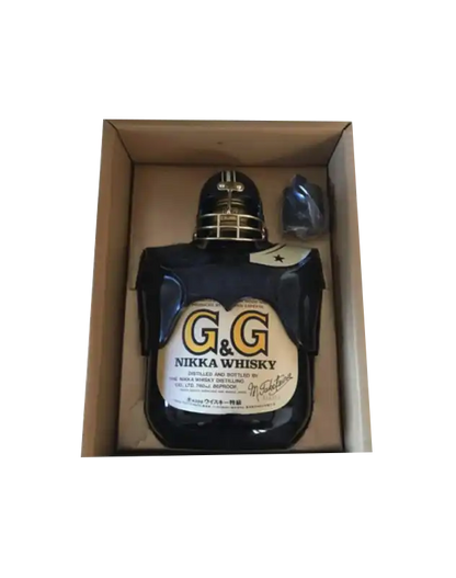Nikka G & G with Football Bottle Holder - Black